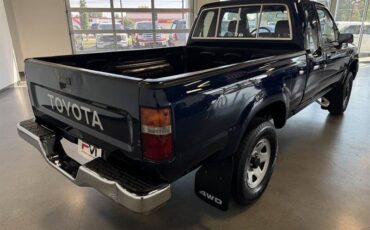 Toyota-pickup-deluxe-2dr-deluxe-1992-silver-6