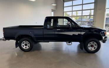 Toyota-pickup-deluxe-2dr-deluxe-1992-silver-7