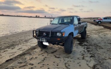 Toyota-pickup-dlx-1994-grey-3