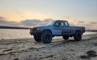 Toyota-pickup-dlx-1994-grey