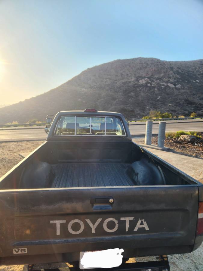 Toyota-pickup-dlx-1994-grey-6