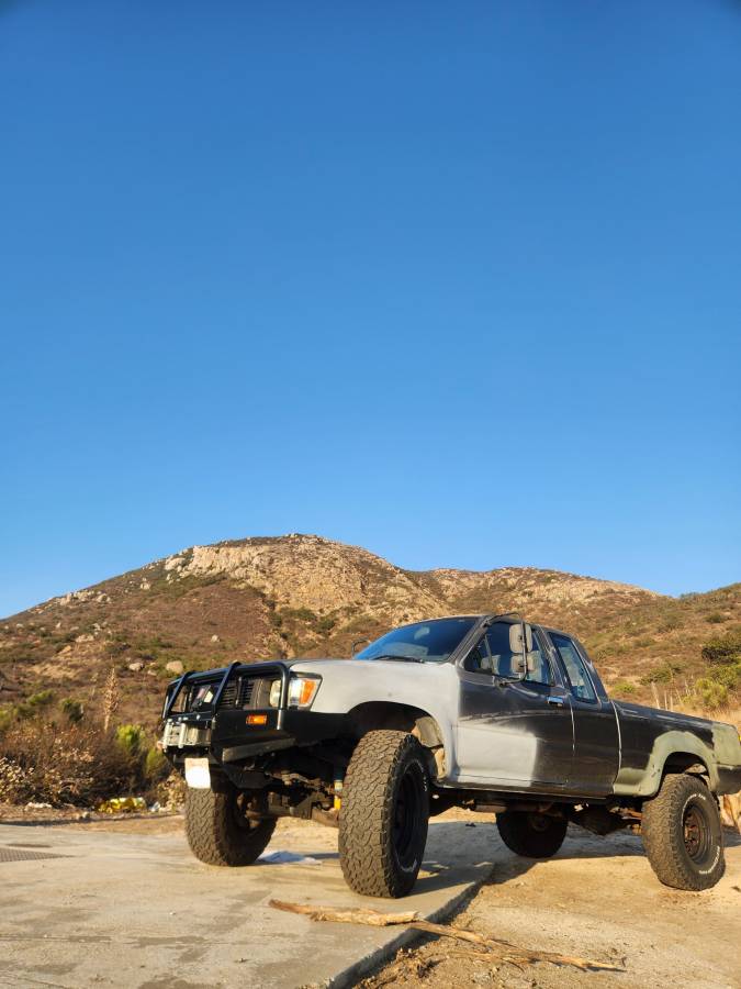 Toyota-pickup-dlx-1994-grey-8