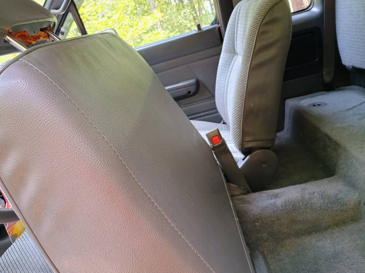 Toyota-pickup-dx-extra-cab-1994-red-11