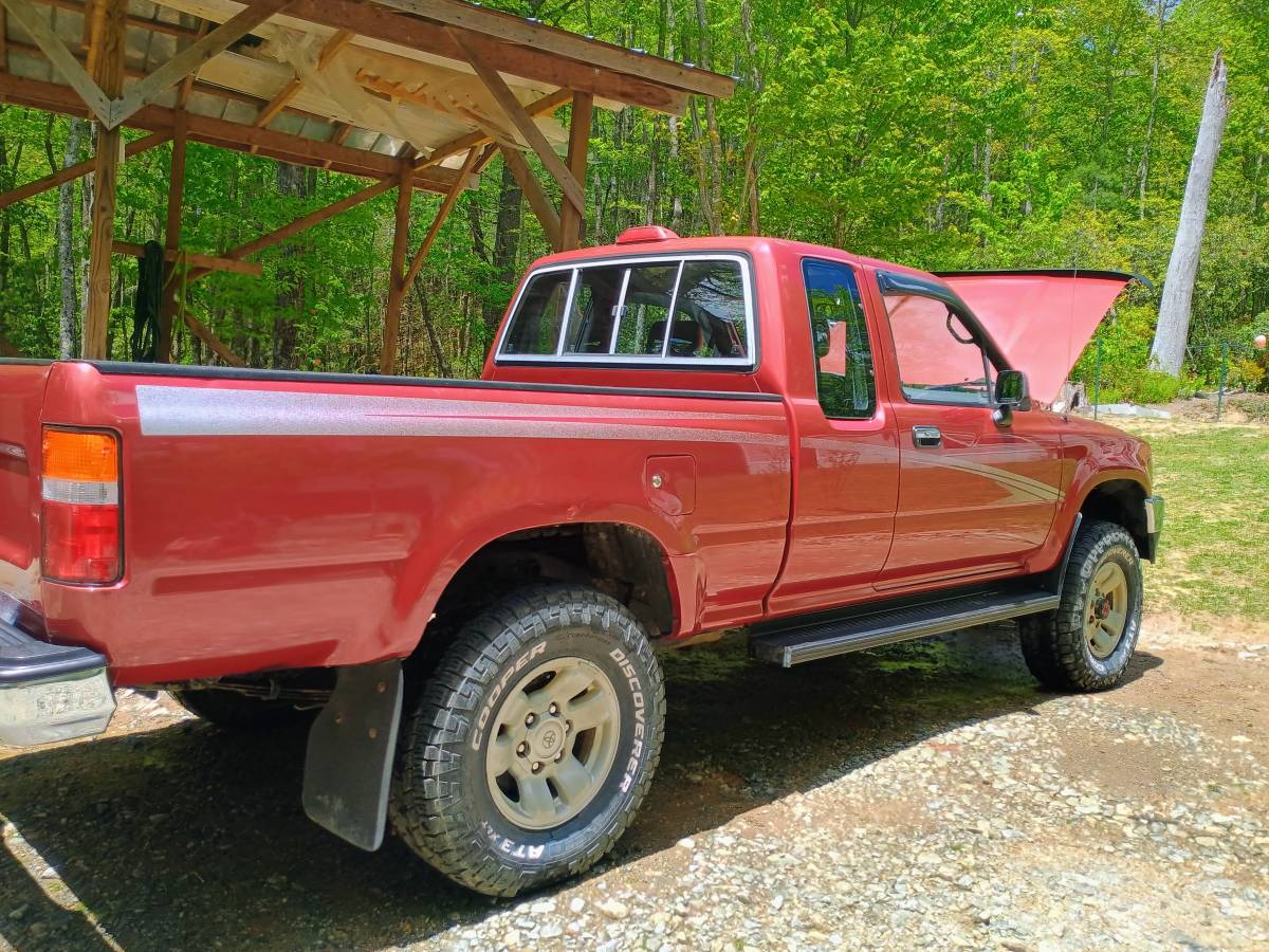 Toyota-pickup-dx-extra-cab-1994-red-3