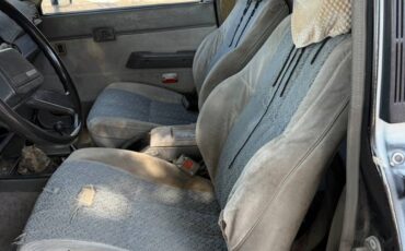 Toyota-pickup-truck-1985-white-12