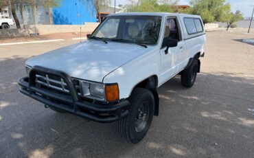 Toyota-pickup-truck-1985-white