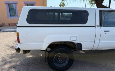 Toyota-pickup-truck-1985-white-6