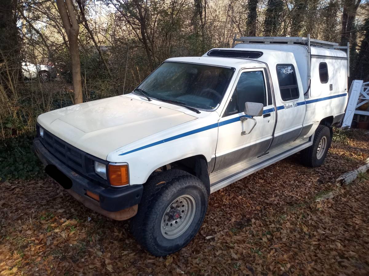Toyota-pickup-truck-1987-white-5