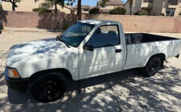 Toyota-pickup-truck-1991-white-6