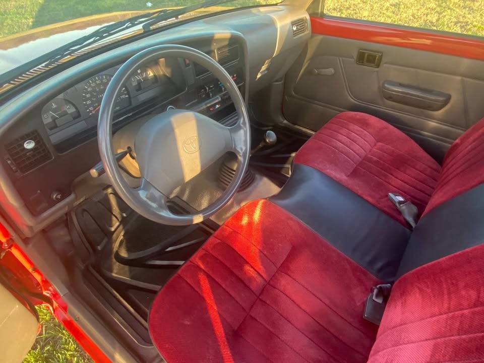 Toyota-pickup-truck-1994-1