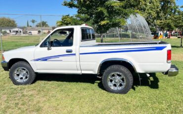 Toyota-pickup-truck-1994-white-4