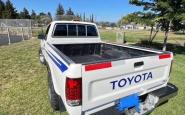 Toyota-pickup-truck-1994-white-5