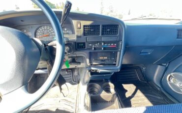 Toyota-pickup-truck-1994-white-7