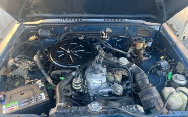 Toyota-pivkup-1981-blue-11