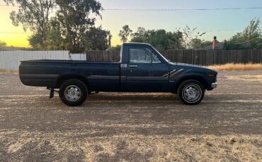 Toyota-pivkup-1981-blue-4