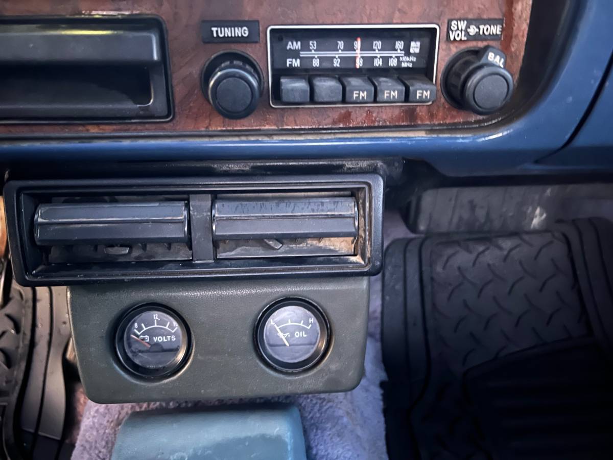 Toyota-pivkup-1981-blue-8