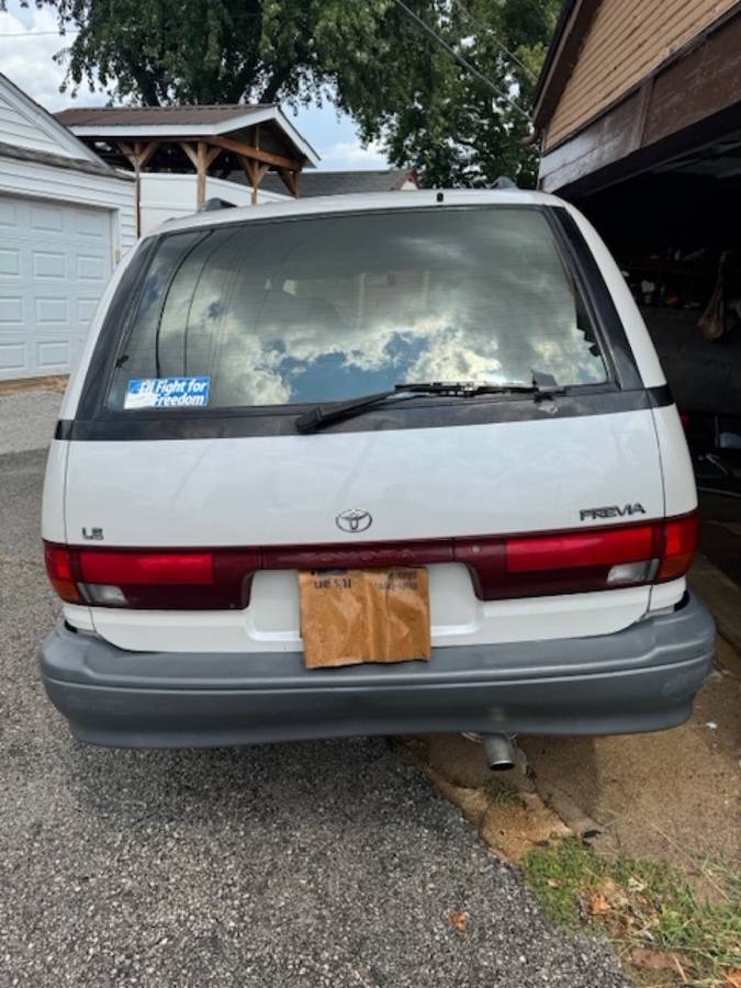 Toyota-previa-1991-white-6