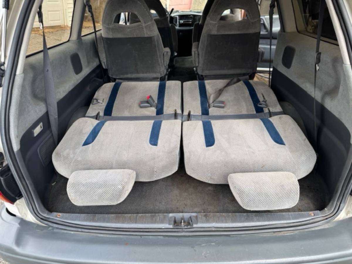Toyota-previa-1991-white-8