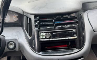 Toyota-previa-1991-white-9