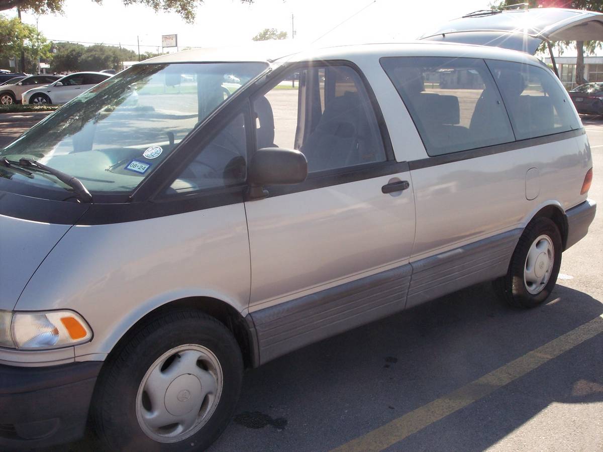 Toyota-previa-1995-1