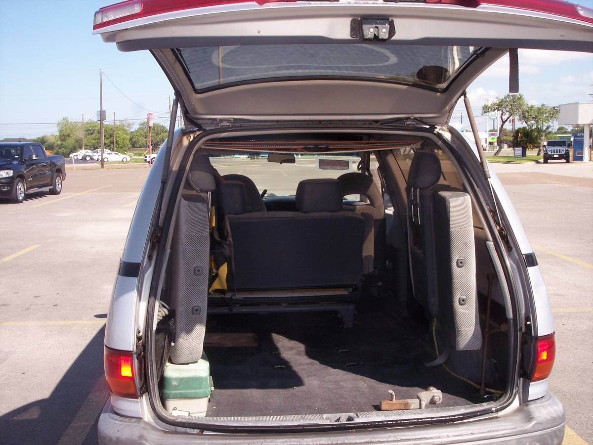 Toyota-previa-1995-6