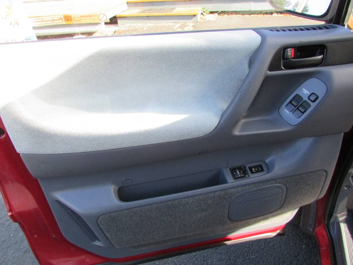 Toyota-previa-le-awd-1992-11