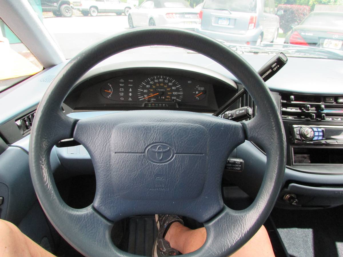 Toyota-previa-le-awd-1993-blue-12