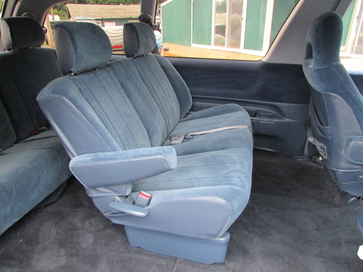 Toyota-previa-le-awd-1993-blue-17