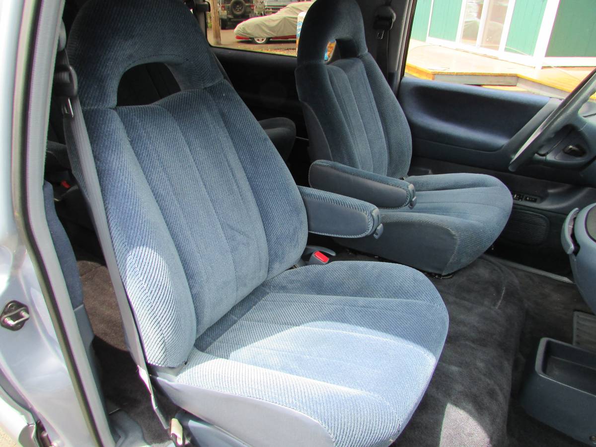 Toyota-previa-le-awd-1993-blue-19