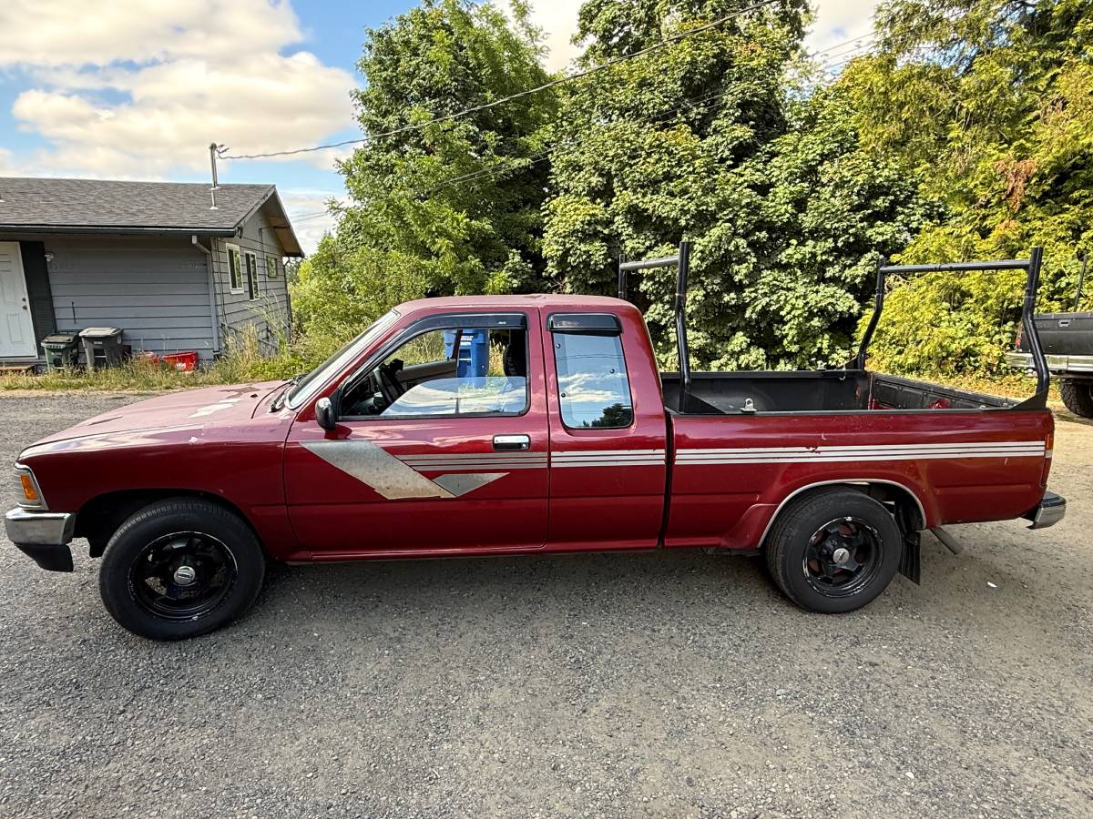 Toyota-puckup-1989-red-3