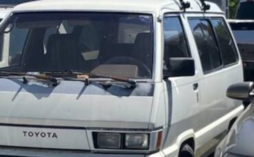 Toyota-sienna-xle-minivan-4d-1985-white-1
