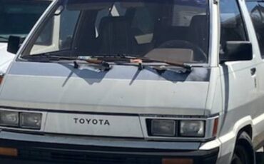 Toyota-sienna-xle-minivan-4d-1985-white