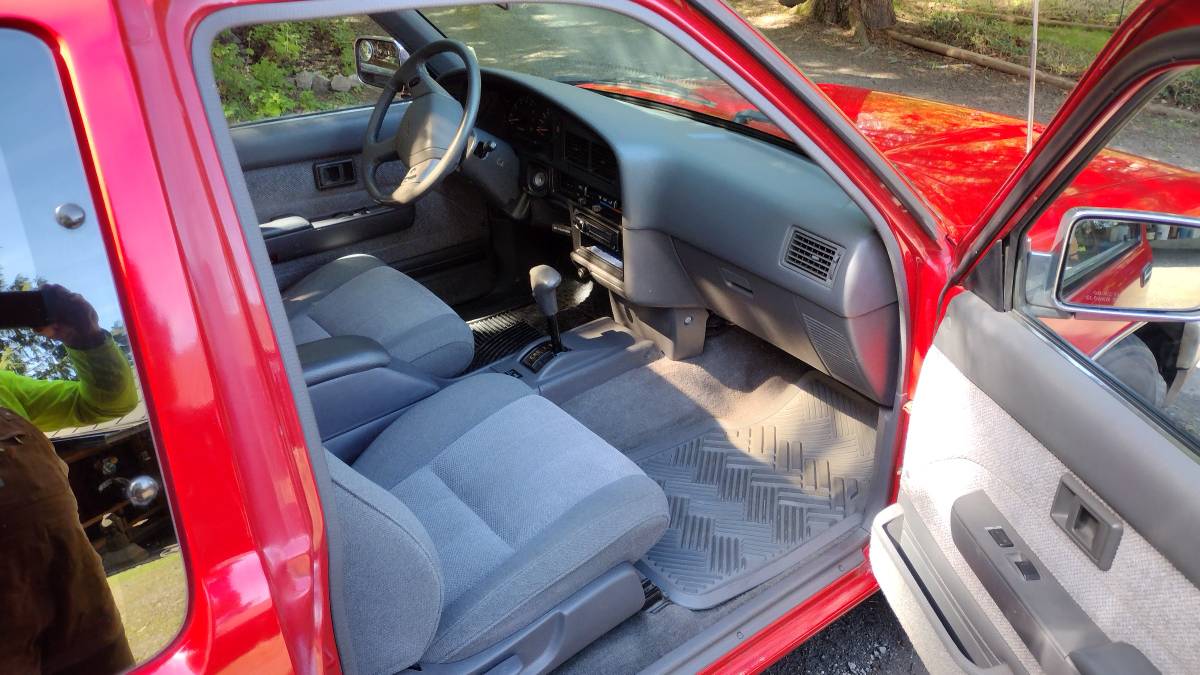 Toyota-sr-5-x-tra-cab-1990-red-11