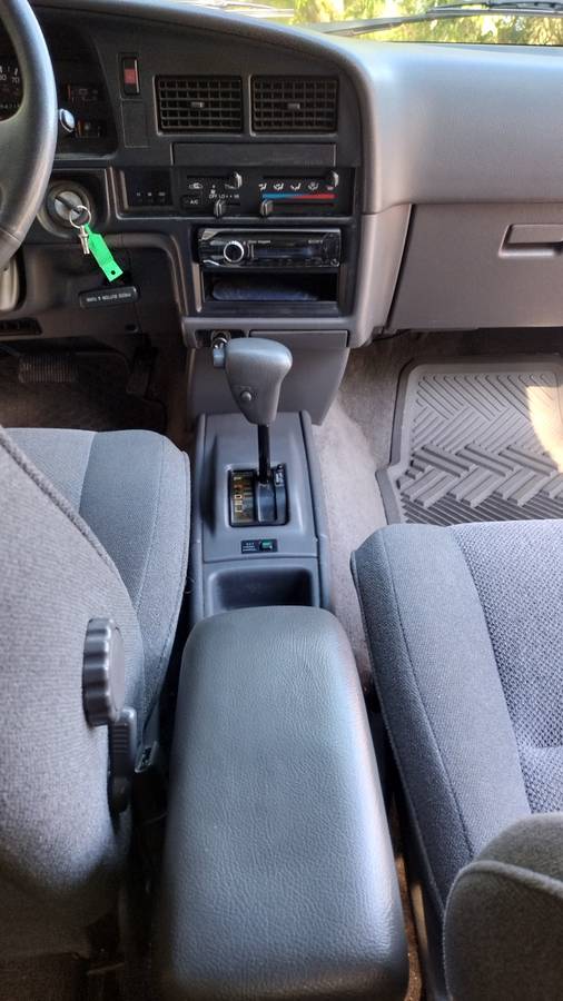 Toyota-sr-5-x-tra-cab-1990-red-6