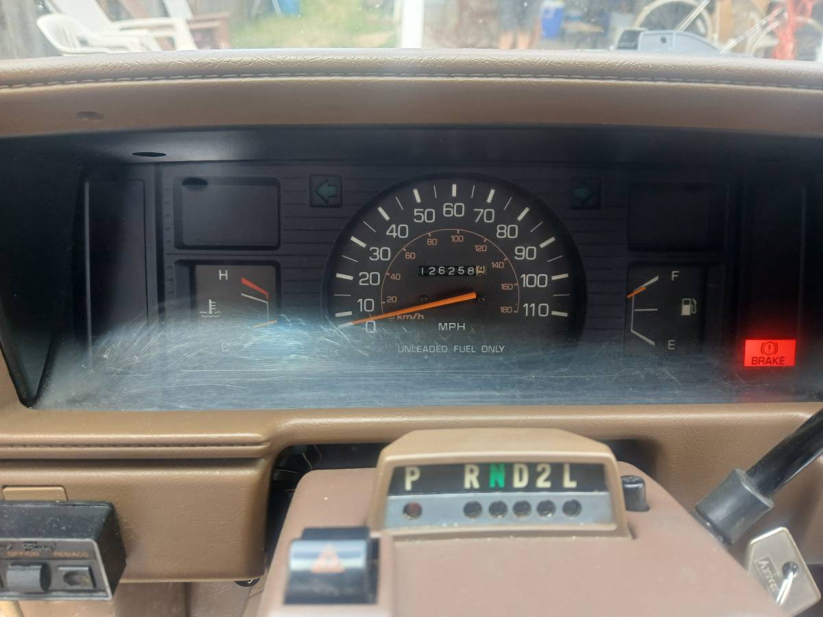 Toyota-sr5-1987-10