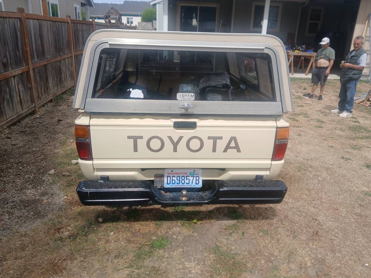 Toyota-sr5-1987-5