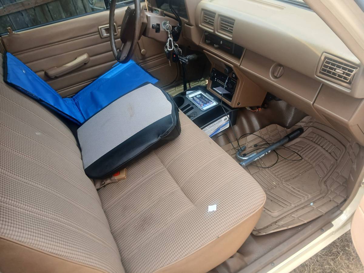 Toyota-sr5-1987-6