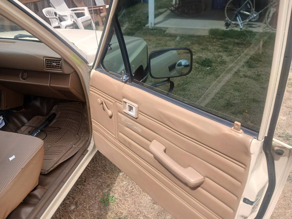 Toyota-sr5-1987-7