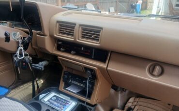 Toyota-sr5-1987-8