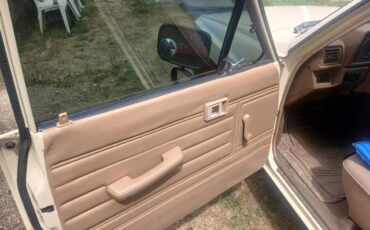 Toyota-sr5-1987-9