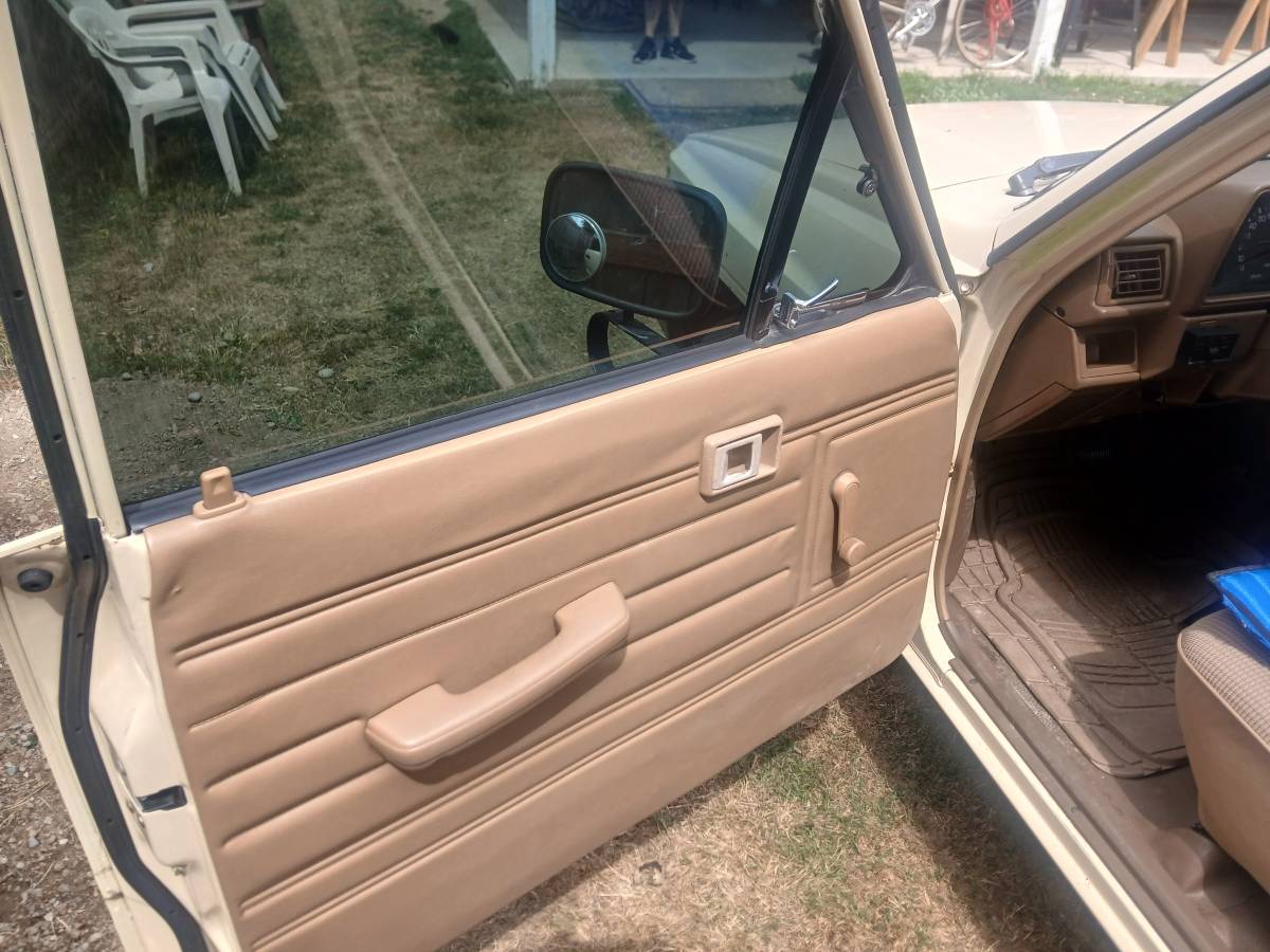 Toyota-sr5-1987-9