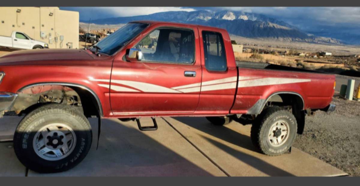 Toyota-sr5-pickup-1989-red