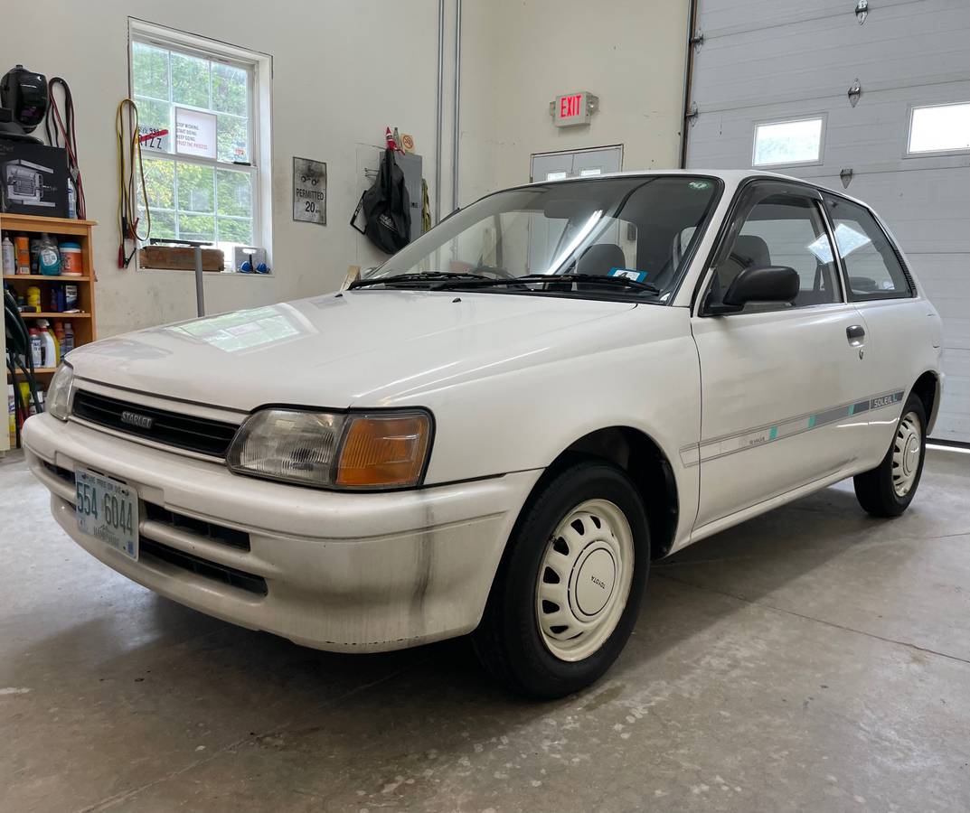 Toyota-starlet-1991-white-1