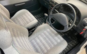 Toyota-starlet-1991-white-11