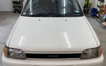 Toyota-starlet-1991-white-3
