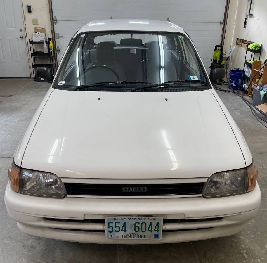 Toyota-starlet-1991-white-3