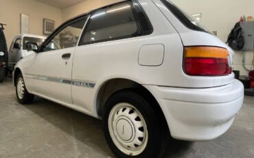 Toyota-starlet-1991-white-4