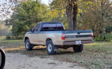 Toyota-t100-sr5-1993-custom-8