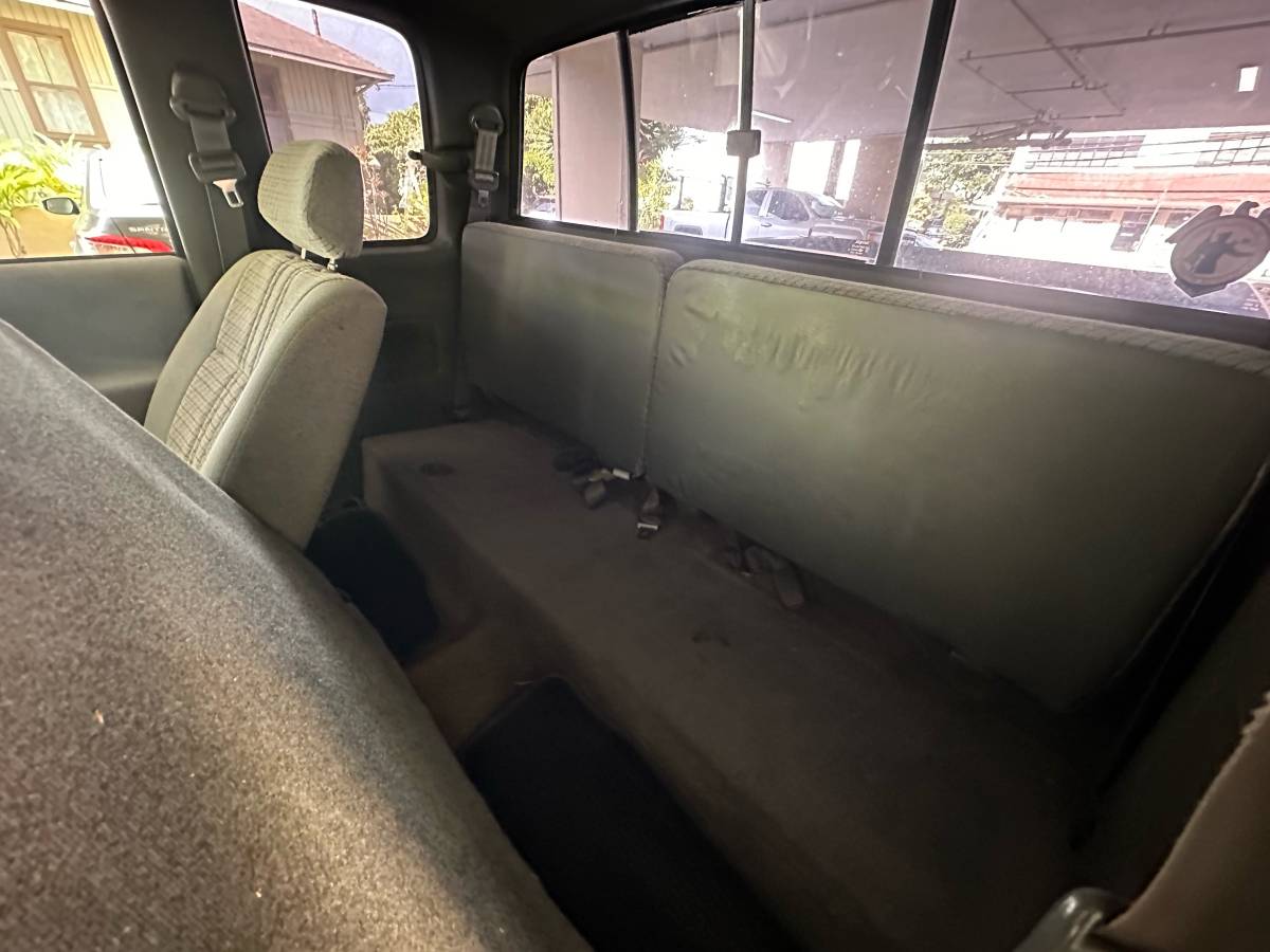 Toyota-t100-sr5-1995-white-12