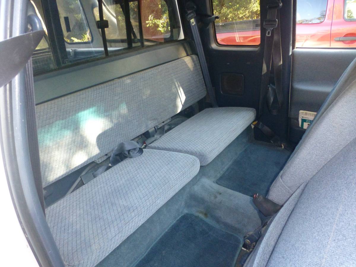 Toyota-t100-sr5-1995-white-5